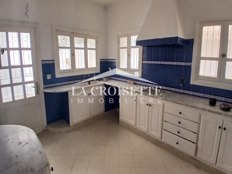 Villa S+7 avec piscine à Gammarth